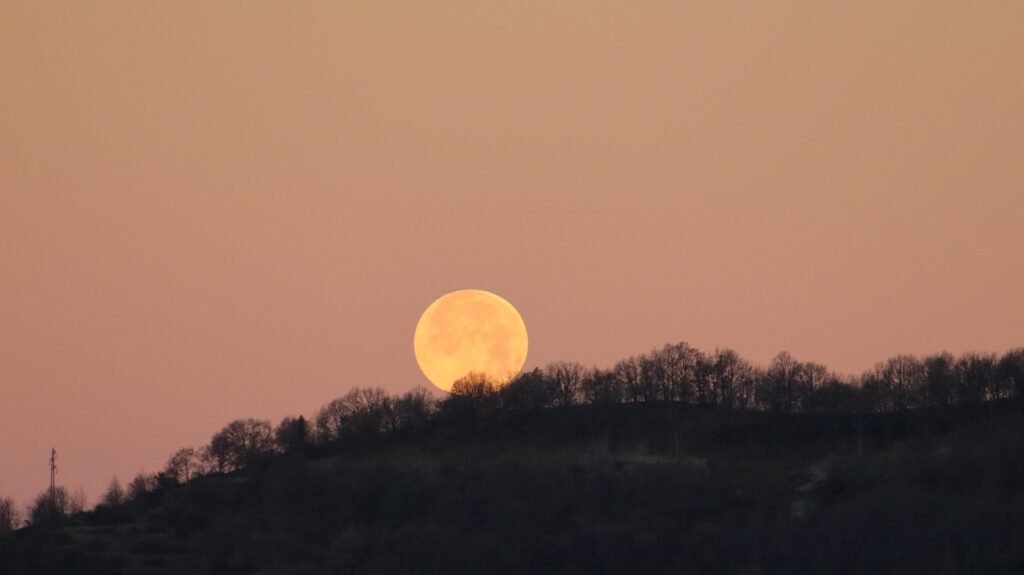 Dott. Cristiano Pedersini - Luce del sole sulle colline, simbolo di speranza nel percorso di cura